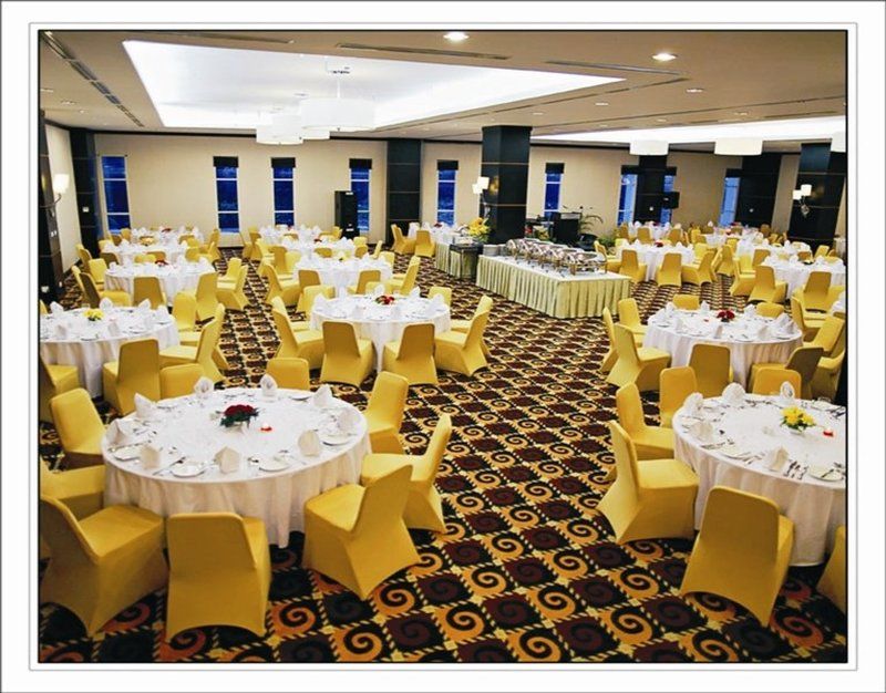 สวิส เบลโฮเต็ล ปาปัว Hotel จายาปุระ ร้านอาหาร รูปภาพ